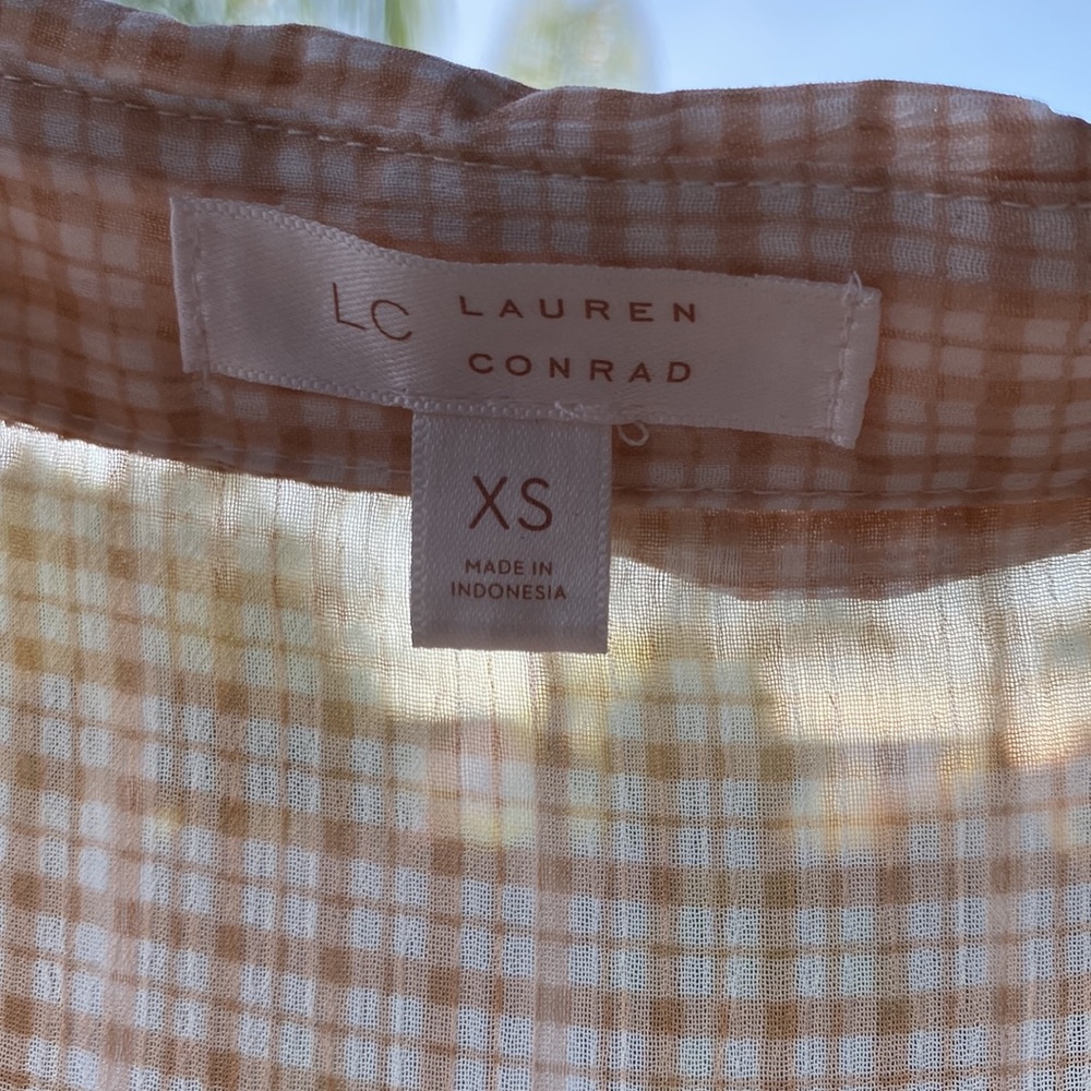 Lauren Conrad top, sheer, long sleeved size XS - Picture 3 of 3